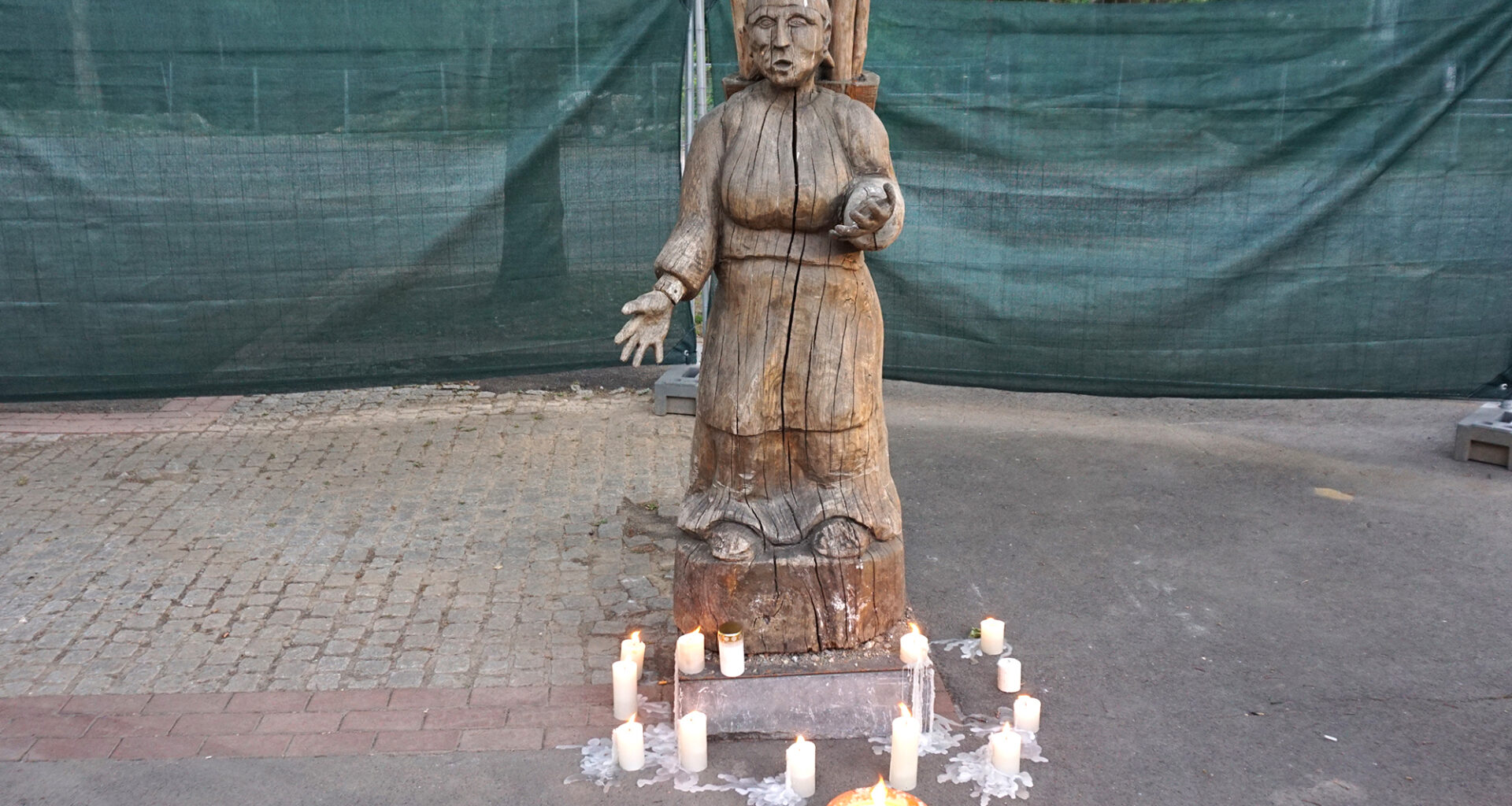 Skulptur "Vöschtesch Drüttche" kehrt in Eupener Unterstadt zurück