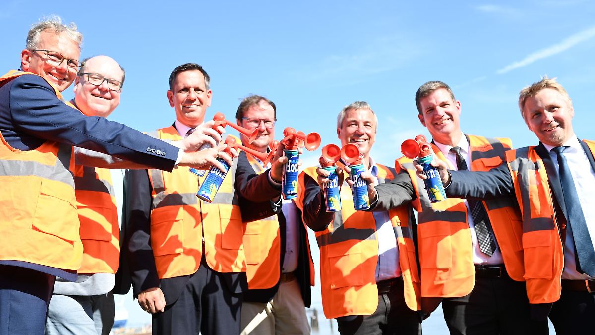 Niedersachsen & Bremen: Was ein neuer Anleger für Emden und die Ems bedeutet