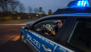 Öffentlichkeitsfahndung nach versuchtem Wohnungseinbruchdiebstahl (Foto-Link)