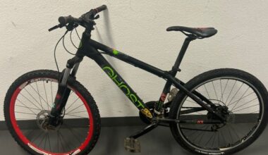 Polizei stellt am Riebeckplatz geklaute Fahrräder sicher und sucht Eigentümer – Du bist Halle