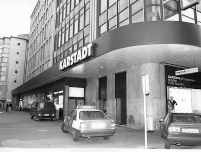 Karstadt an der Schillerstraße: In Hannover ließ Arno Funke alias Dagobert 1992 im Aufzug eine Bombe detonieren.