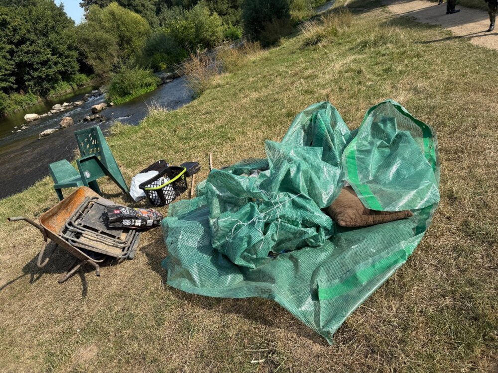 Illegales Obdachlosenlagers auf der Niddainsel am Höchster Wehr geräumt