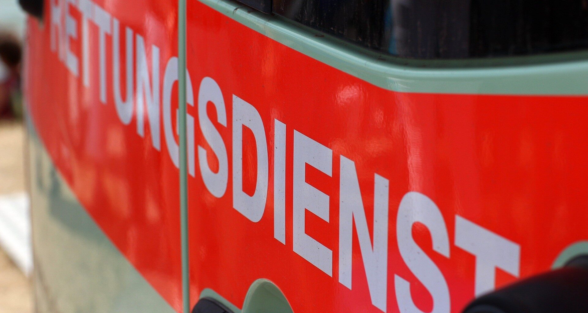 Verkehrsunfall in Mannheim-Käfertal: Motorradfahrer bei Kollision mit PKW verletzt
