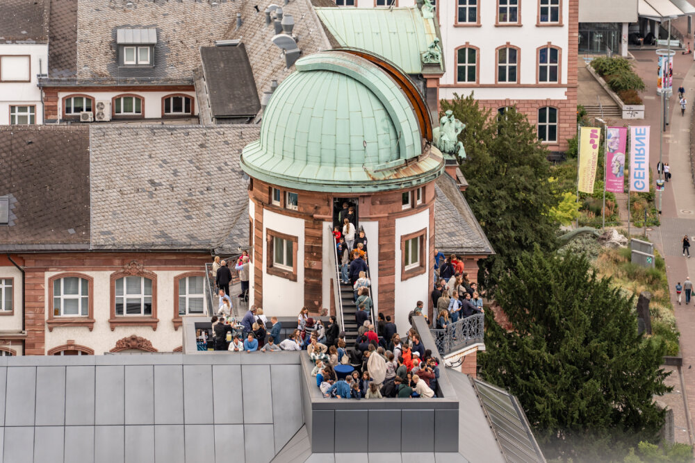 Tausende feiern Frankfurts Skyline beim ersten Rooftop Day