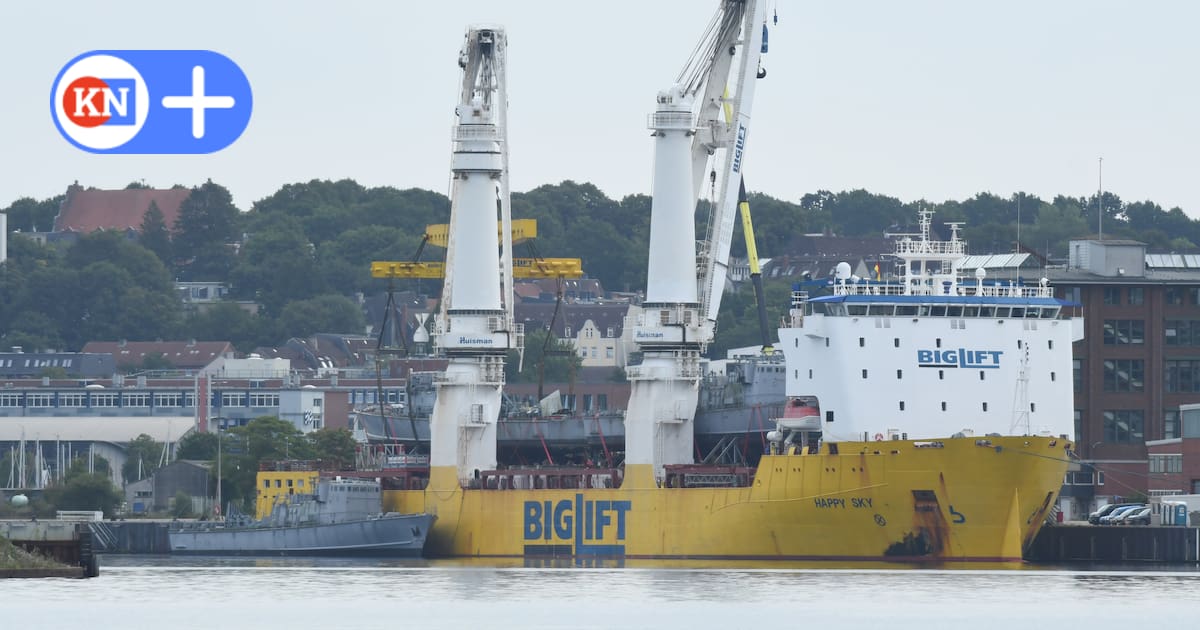 Sieben Schnellboote in Kiel für Fahrt in die Türkei in Kiel verladen
