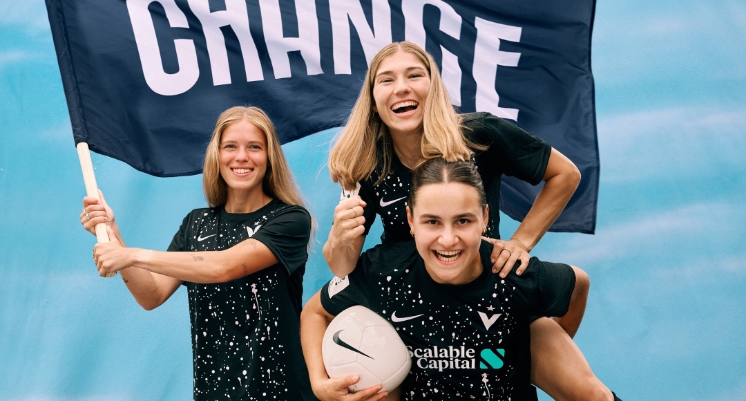 Fußballerinnen des FC Viktoria Berlin tragen künftig Trikots von Scalable Capital