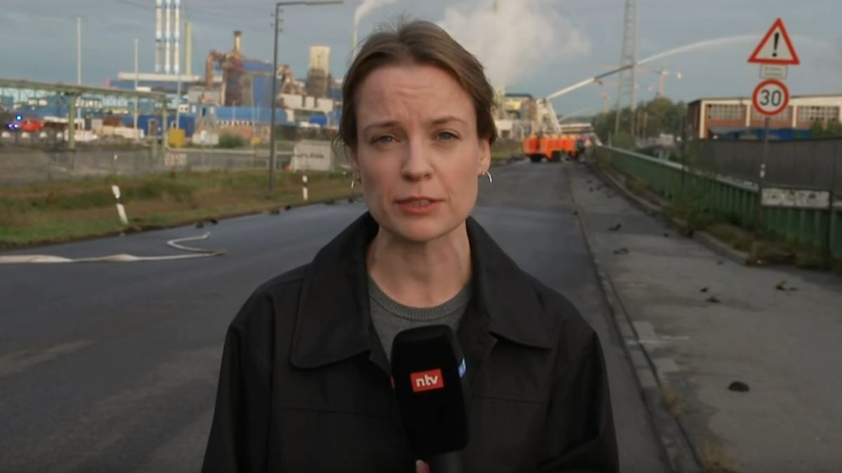 Der Tag: Großbrand in Hamburg: "Löscharbeiten dauern wohl noch ganzen Tag"