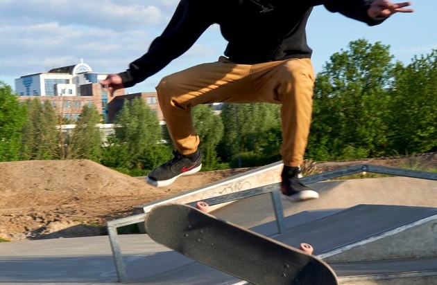Themenangebot: Experimentell gebauter Skater-Pavillon entsteht - mit Holz aus alten ...