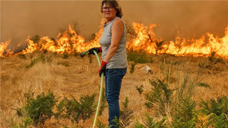 Spanien kommt bei der Bekämpfung ungewöhnlich vieler und sehr intensiver Waldbrände langsam an den Rand seiner Möglichkeiten.