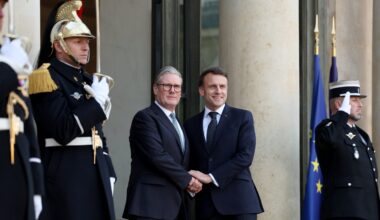 Das Abkommen zwischen Frankreich und dem Vereinigten Königreich über die Rückführung von Migranten tritt in Kraft.