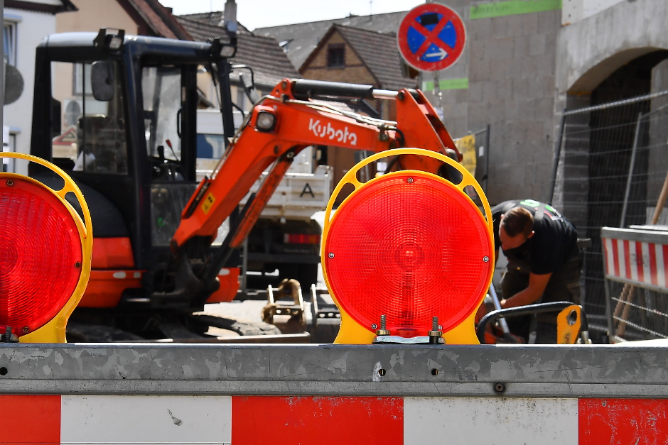 Bauarbeiten verzögern sich. Schulstraße in Wiesbaden-Kostheim bleibt weiter gesperrt.