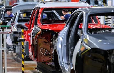 Auf einem Band werden im Leipziger BMW-Werk mehrere Modelle produziert, darunter auch der Mini Countryman mit verschiedenen Antriebsvarianten. 