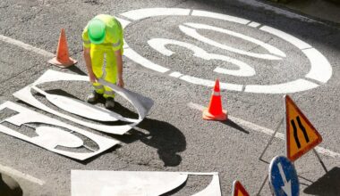 Tempo 30 in Berlin: Verkehrssenatorin will sich der Debatte stellen