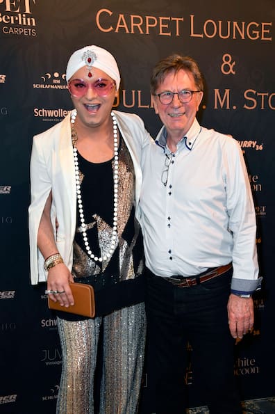 Schillernde Persönlichkeiten, jeder auf seine Art: Julian F. M. Stoeckel und Arno Funke (rechts) verstehen sich gut. Hier besuchen sie ein Event in Berlin. 