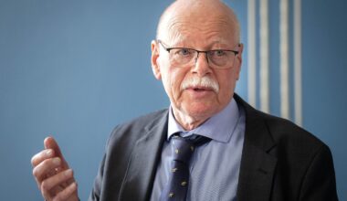 Niedersachsen & Bremen: Bremens Innensenator Ulrich Mäurer kündigt Rückzug an