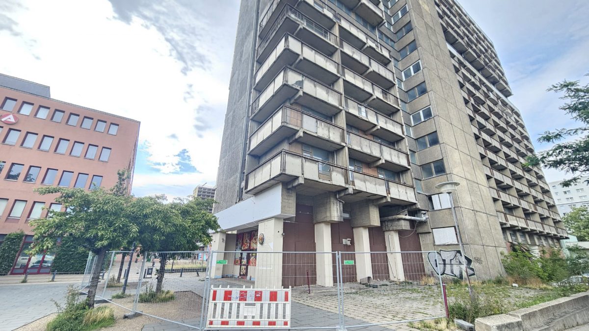 Durchgang vorerst gesperrt – Du bist Halle