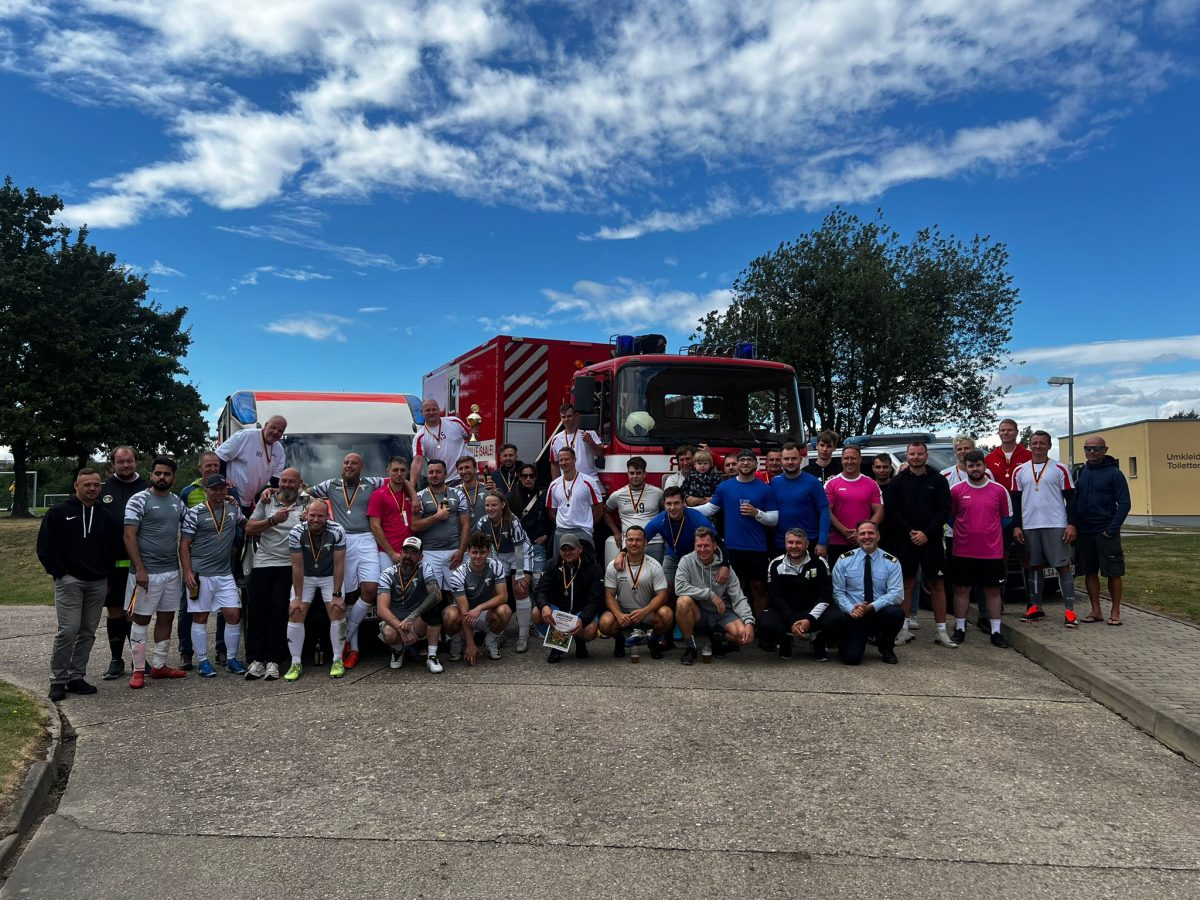Feuerwehr schießt sich zum Sieg – Ungewöhnliches Fußballturnier in Halle-Lettin – Du bist Halle