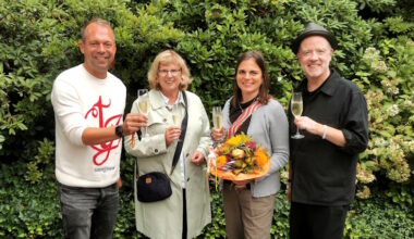 20.000. Besucherin bei den Schlossfestspielen Neersen begrüßt