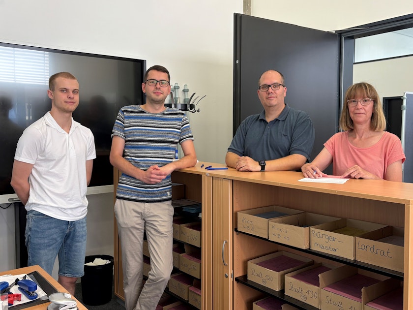 Kreuzchen setzen im Rathaus  Das Bornheimer „Team Wahlbüro“ arbeitet auf Hochtouren