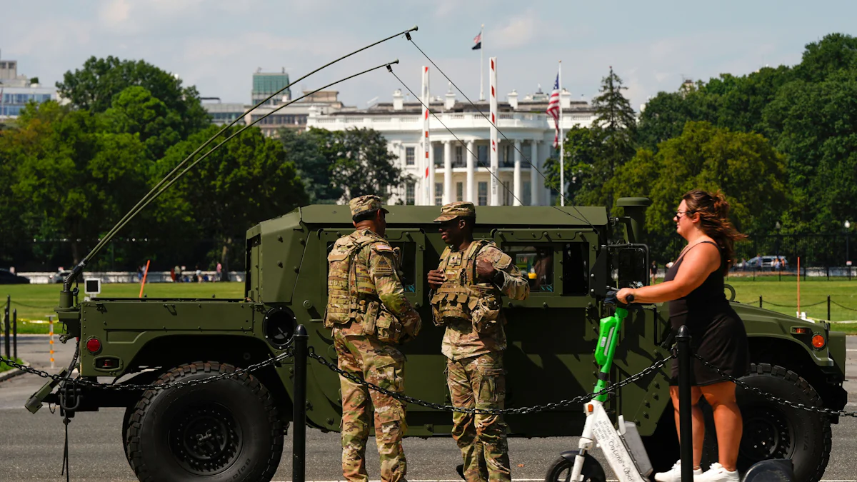 USA News: Weitere bewaffnete Soldaten sollen nach Washington verlegt werden - Politik