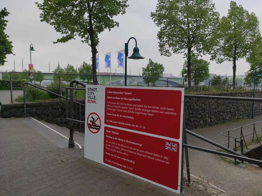 Warum die Stadt Bonn noch kein Badeverbot im Rhein verhängt hat