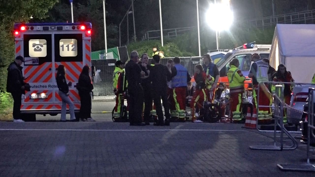 Bonez MC-Konzert in Hamburg eskaliert: Fans kollabieren bei Auftritt von Straßenbande 187-Star | Regional