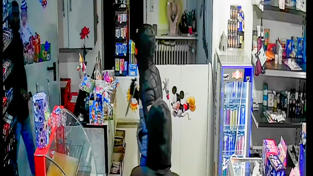 Überfall in Wuppertal: Kioskbesitzer sperrt Räuber im Laden ein | Regional