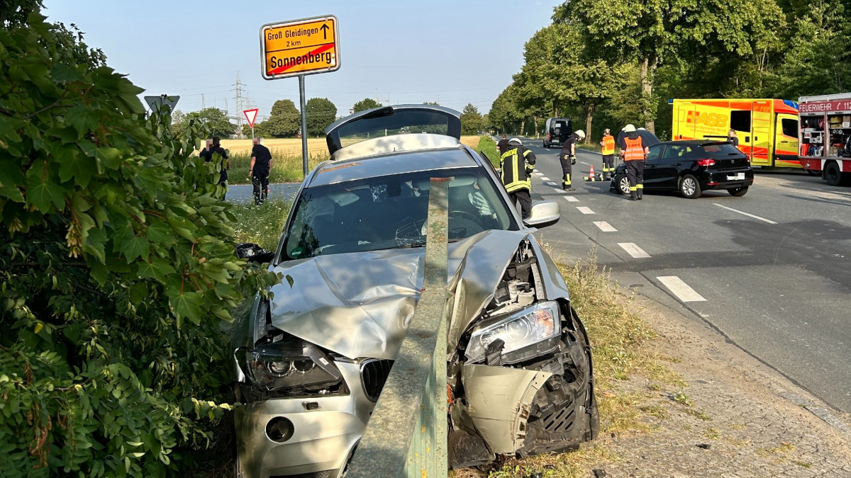 Peine: Unfall auf der L473 - Crash zweier Autos im Kreuzungsbereich