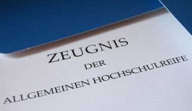 Schulen - Sonderjahrgang macht Abitur mit Schnitt von 2,35 - Bayern