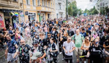Musik - Tausende tanzen beim „Zug der Liebe“ durch Berlin - Kultur