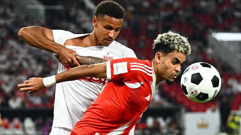 Luca Jaquez wehrt sich gegen Bayerns 70-Millionen-Euro-Zugang Luis Díaz.