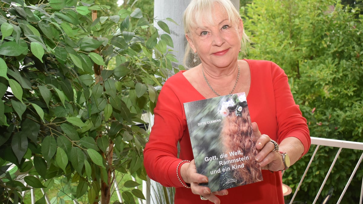 Gott, die Welt, Rammstein und ein Kind – Roman von Ditte Clemens