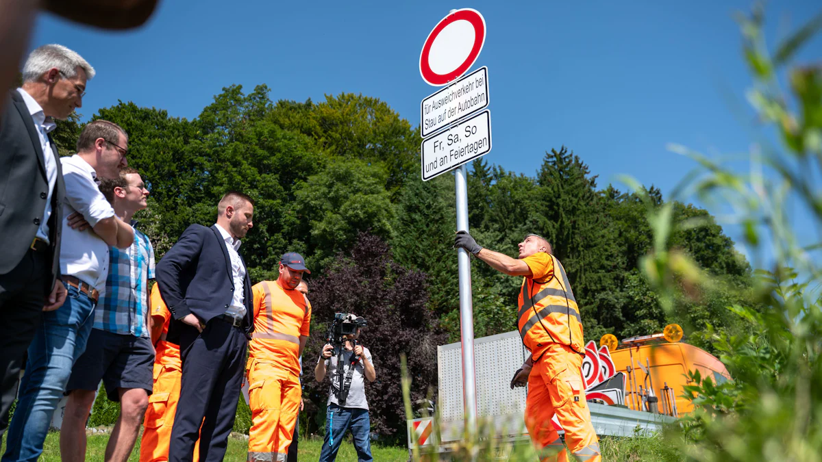 A8 und A93: Die Region Rosenheim macht bei Stau die Ausweichrouten dicht - Bayern
