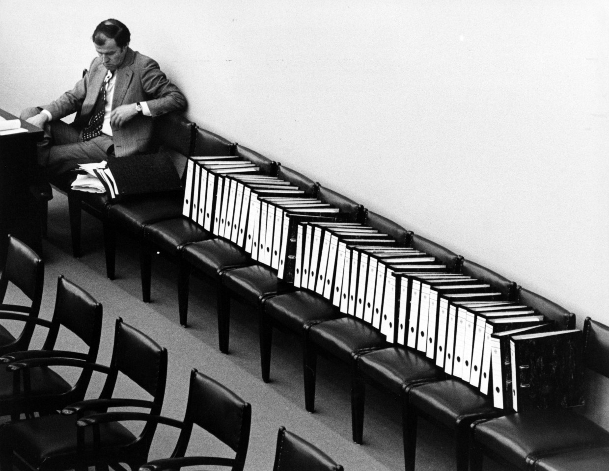 Aktenordner mit dem Haushaltsentwurf der Bundesregierung, 5. Juni 1981