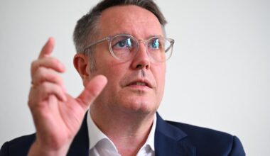 Finanzpolitik: Auch Schweitzer will Superreiche stärker besteuern