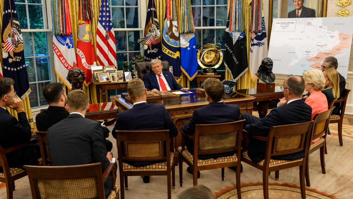 Audienz mit Zensuren: Präsident Trump empfängt im Weißen Haus Besuch aus Europa.