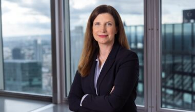 Erste Frau an der Spitze der Bank: Was die Commerzbank-Chefin anderen Frauen rät | Politik
