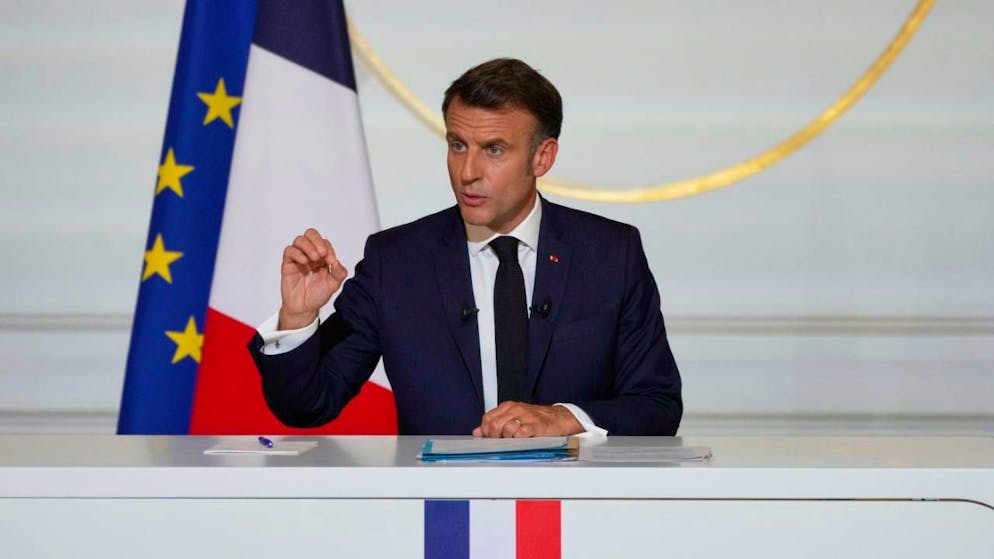 ARCHIV - Der französische Präsident Emmanuel Macron hält eine Pressekonferenz im Elysee-Palast in Paris. Foto: Michel Euler/Pool AP/dpa/Archiv