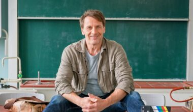 RTL-Kultserie kommt zurück: Diese Frau verdreht dem "Lehrer" den Kopf