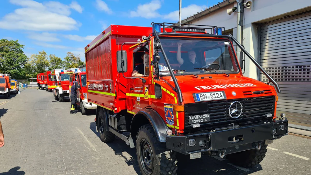 Aufbruch aus Bonn - Waldbrand-Spezialisten aus Deutschland helfen in Spanien - Panorama
