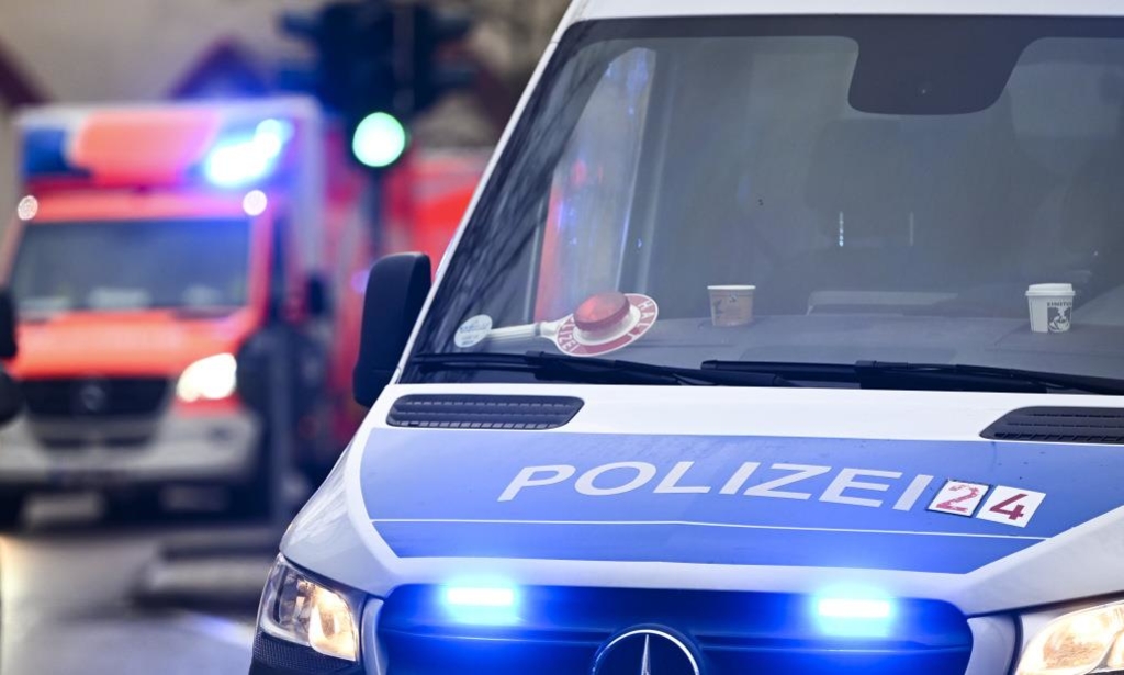 34-Jährige verletzt sich bei Unfall mit E-Scooter in Augsburg schwer