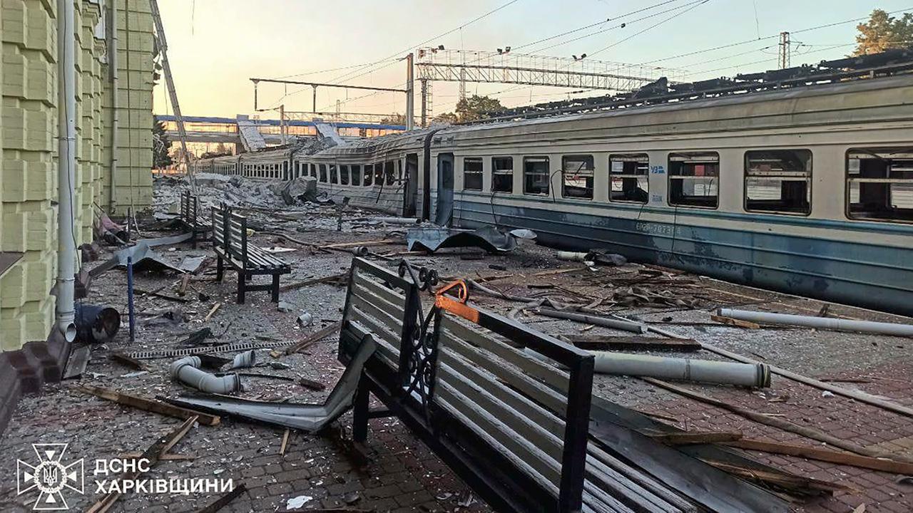 Krieg gegen die Ukraine: Russland und Ukraine attackieren gegenseitig Bahnanlagen