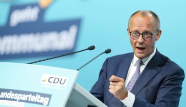 Friedrich Merz fordert Reformen beim Bürgergeld in Bonn | Politik