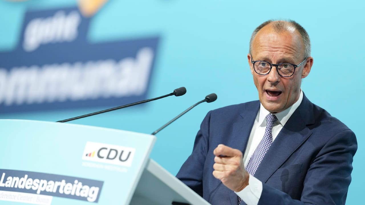 Friedrich Merz fordert Reformen beim Bürgergeld in Bonn | Politik