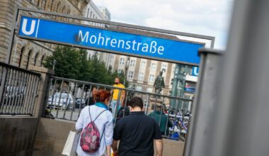 Warum ist der U-Bahnhof Mohrenstraße noch nicht umbenannt?
