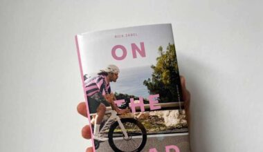 Rick Zabel mit seinem Buch "On the Road": Buchkritik
