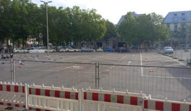 Bahn sperrt Parkplatz vor dem Augsburger Hauptbahnhof