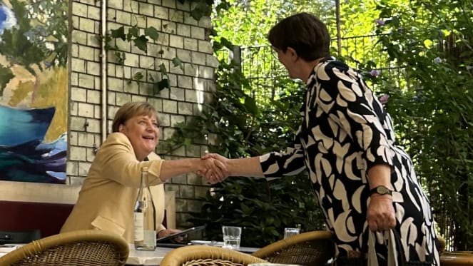 Ex-Kanzlerin Angela Merkel trifft Saskia Esken in Berlin beim Italiener