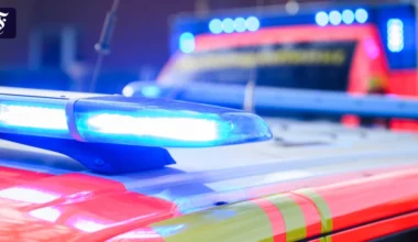 Unfall in Essen: Auto erfasst Familie mit drei Kindern auf Parkdeck