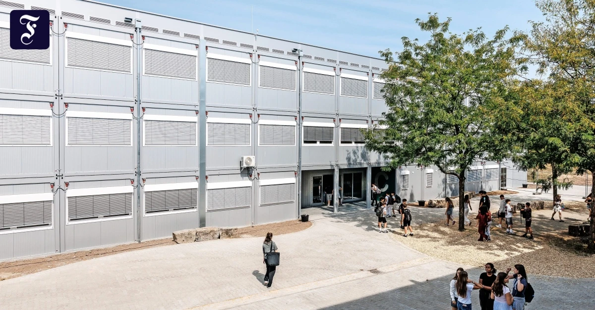 Gymnasium Süd in Frankfurt: Neue Containeranlage eingeweiht